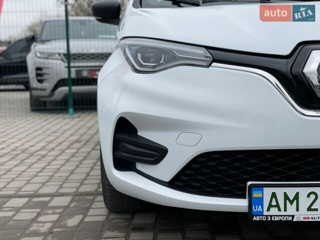 Белый Рено Зое, объемом двигателя 0 л и пробегом 90 тыс. км за 11455 $, фото 8 на Automoto.ua