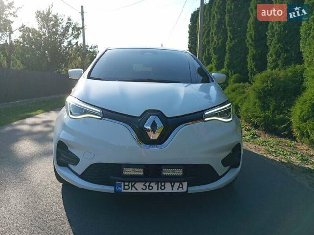 Белый Рено Зое, объемом двигателя 0 л и пробегом 58 тыс. км за 12300 $, фото 6 на Automoto.ua