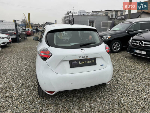 Белый Рено Зое, объемом двигателя 0 л и пробегом 74 тыс. км за 12300 $, фото 10 на Automoto.ua