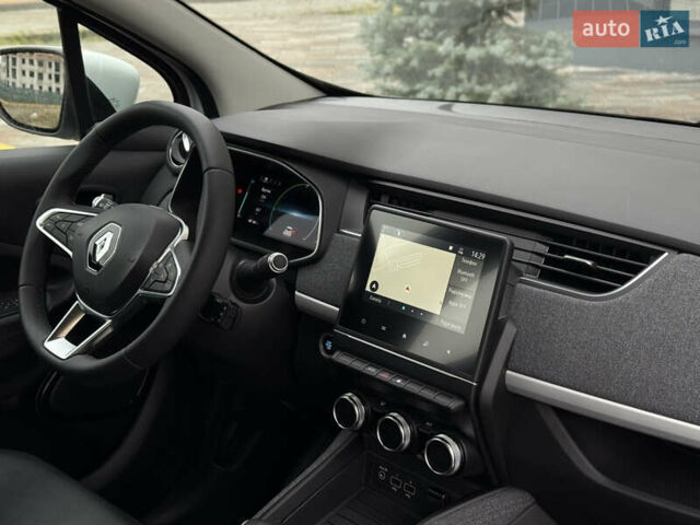 Белый Рено Зое, объемом двигателя 0 л и пробегом 52 тыс. км за 12999 $, фото 26 на Automoto.ua