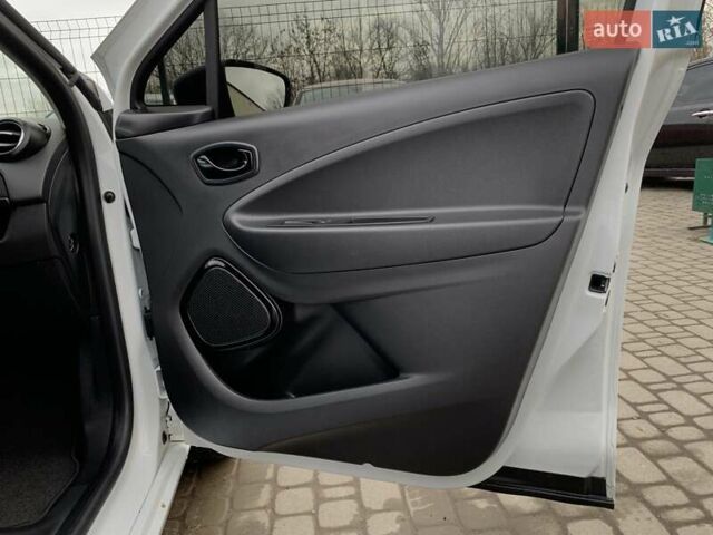 Білий Рено Зое, об'ємом двигуна 0 л та пробігом 124 тис. км за 11955 $, фото 30 на Automoto.ua