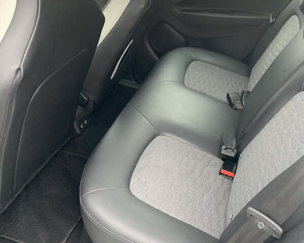 Белый Рено Зое, объемом двигателя 0 л и пробегом 82 тыс. км за 13800 $, фото 29 на Automoto.ua