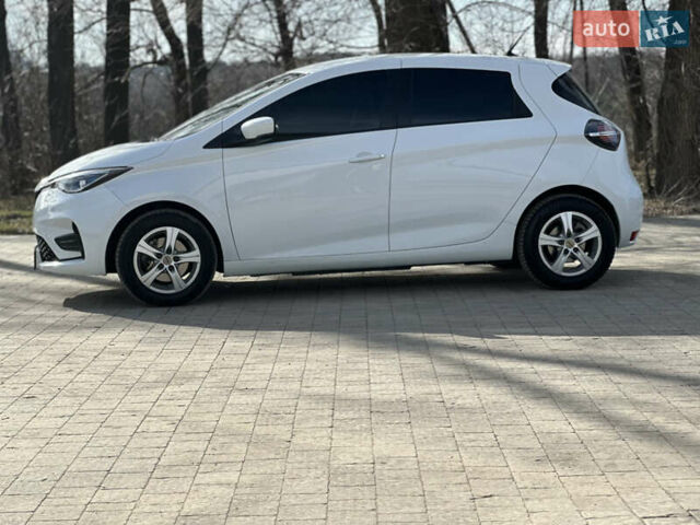 Белый Рено Зое, объемом двигателя 0 л и пробегом 25 тыс. км за 12300 $, фото 5 на Automoto.ua