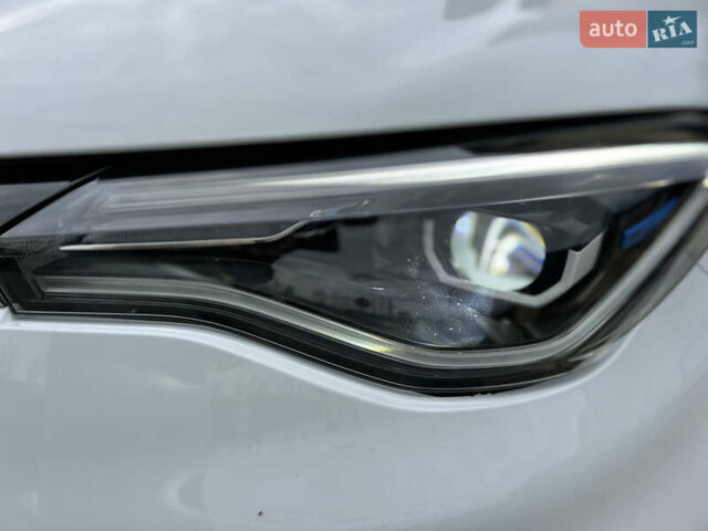 Білий Рено Зое, об'ємом двигуна 0 л та пробігом 95 тис. км за 11999 $, фото 5 на Automoto.ua