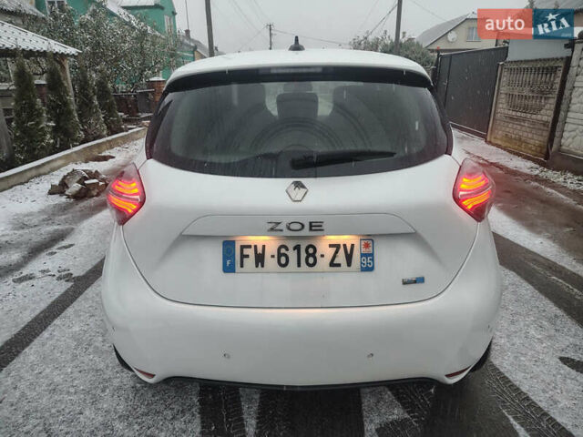 Белый Рено Зое, объемом двигателя 0 л и пробегом 50 тыс. км за 11999 $, фото 6 на Automoto.ua