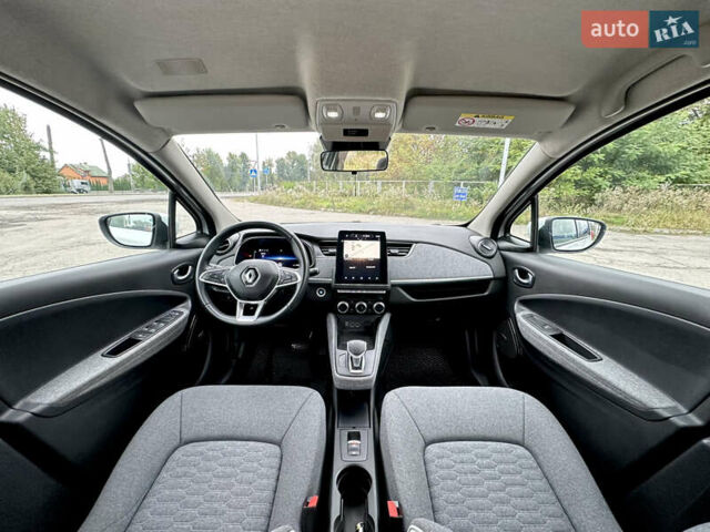 Белый Рено Зое, объемом двигателя 0 л и пробегом 51 тыс. км за 13200 $, фото 13 на Automoto.ua