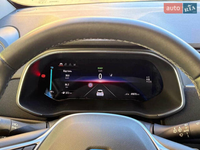 Белый Рено Зое, объемом двигателя 0 л и пробегом 49 тыс. км за 12900 $, фото 24 на Automoto.ua