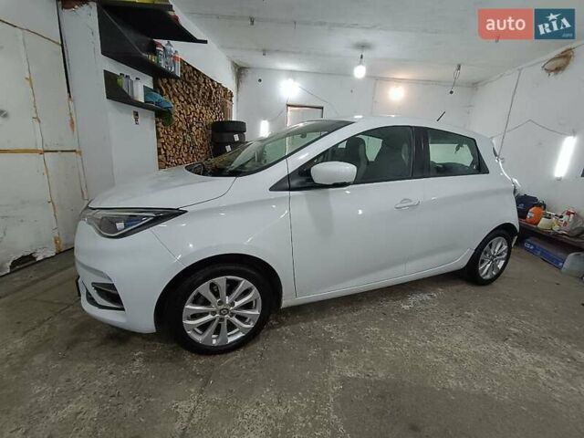 Белый Рено Зое, объемом двигателя 0 л и пробегом 102 тыс. км за 10999 $, фото 7 на Automoto.ua