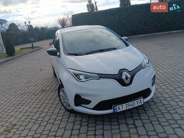 Белый Рено Зое, объемом двигателя 0 л и пробегом 39 тыс. км за 12000 $, фото 1 на Automoto.ua