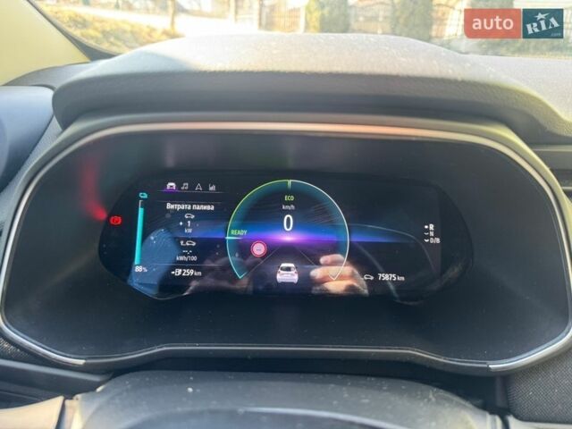 Белый Рено Зое, объемом двигателя 0 л и пробегом 75 тыс. км за 11300 $, фото 21 на Automoto.ua