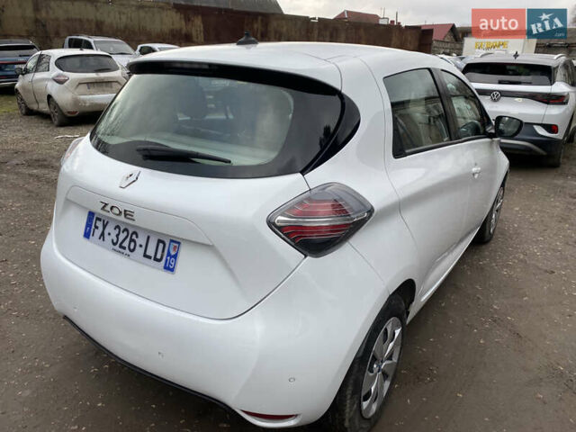 Белый Рено Зое, объемом двигателя 0 л и пробегом 57 тыс. км за 11900 $, фото 3 на Automoto.ua