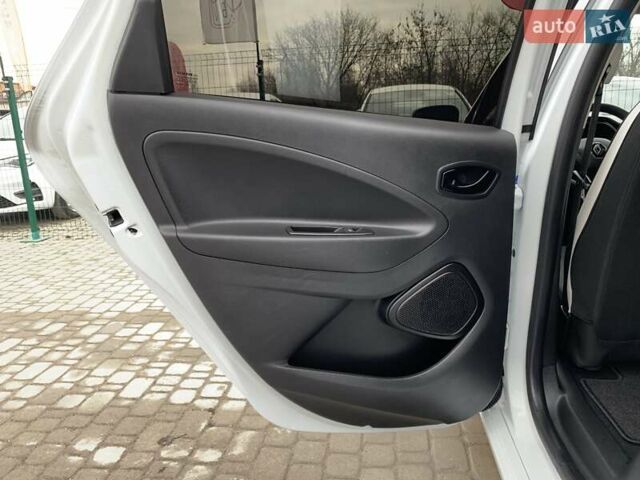 Білий Рено Зое, об'ємом двигуна 0 л та пробігом 124 тис. км за 11955 $, фото 25 на Automoto.ua