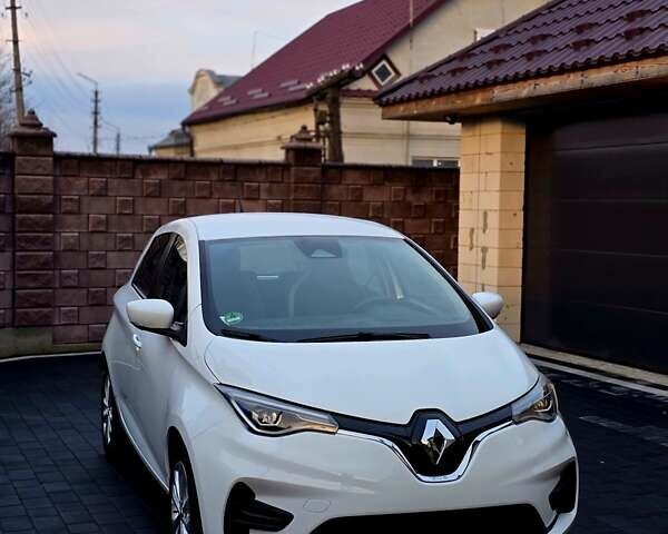 Белый Рено Зое, объемом двигателя 0 л и пробегом 16 тыс. км за 12999 $, фото 5 на Automoto.ua