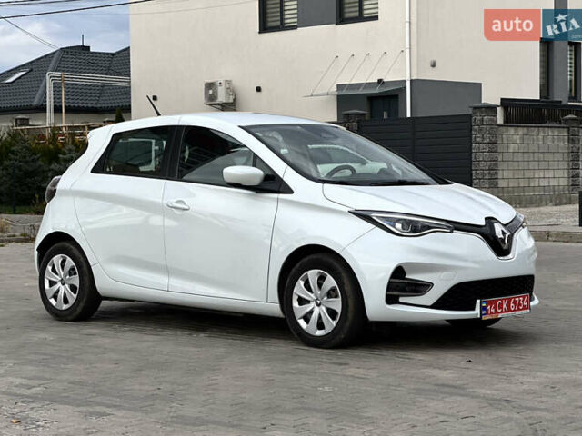 Белый Рено Зое, объемом двигателя 0 л и пробегом 106 тыс. км за 11300 $, фото 14 на Automoto.ua