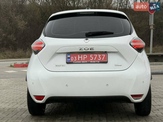 Белый Рено Зое, объемом двигателя 0 л и пробегом 49 тыс. км за 12900 $, фото 7 на Automoto.ua