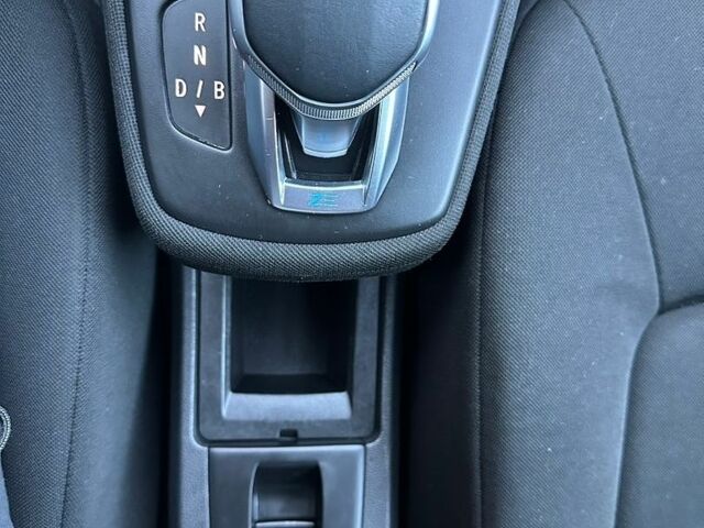 Білий Рено Зое, об'ємом двигуна 0 л та пробігом 80 тис. км за 13200 $, фото 63 на Automoto.ua