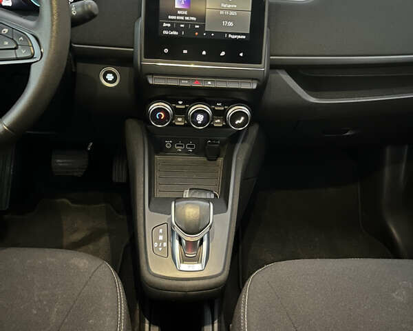 Белый Рено Зое, объемом двигателя 0 л и пробегом 68 тыс. км за 11800 $, фото 13 на Automoto.ua