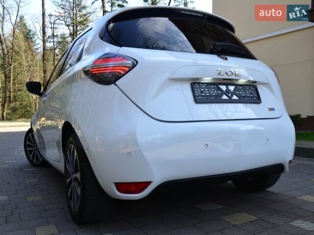 Белый Рено Зое, объемом двигателя 0 л и пробегом 82 тыс. км за 12850 $, фото 25 на Automoto.ua
