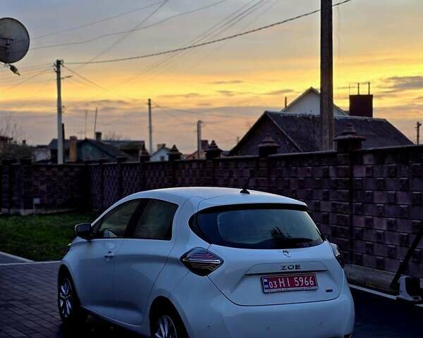 Белый Рено Зое, объемом двигателя 0 л и пробегом 16 тыс. км за 12999 $, фото 16 на Automoto.ua