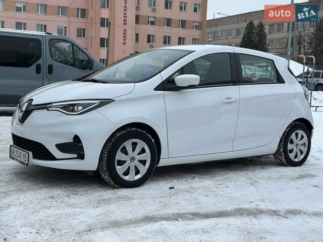 Белый Рено Зое, объемом двигателя 0 л и пробегом 29 тыс. км за 12300 $, фото 18 на Automoto.ua
