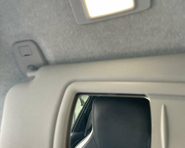 Белый Рено Зое, объемом двигателя 0 л и пробегом 126 тыс. км за 11950 $, фото 32 на Automoto.ua