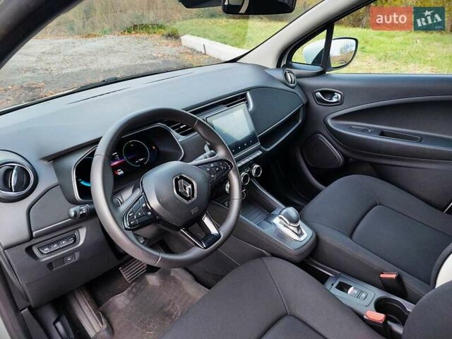 Белый Рено Зое, объемом двигателя 0 л и пробегом 73 тыс. км за 11100 $, фото 14 на Automoto.ua