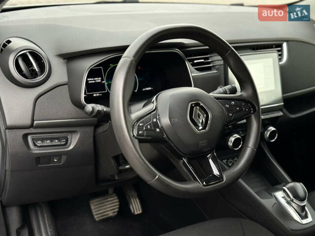 Белый Рено Зое, объемом двигателя 0 л и пробегом 106 тыс. км за 11400 $, фото 31 на Automoto.ua