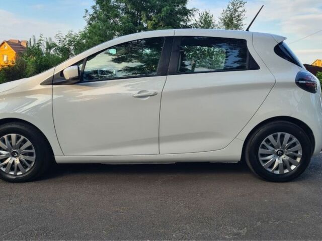 Белый Рено Зое, объемом двигателя 0 л и пробегом 156 тыс. км за 11000 $, фото 1 на Automoto.ua
