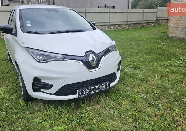 Белый Рено Зое, объемом двигателя 0 л и пробегом 51 тыс. км за 13300 $, фото 18 на Automoto.ua