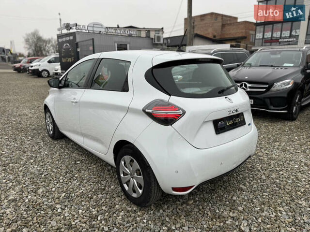 Белый Рено Зое, объемом двигателя 0 л и пробегом 74 тыс. км за 12300 $, фото 9 на Automoto.ua