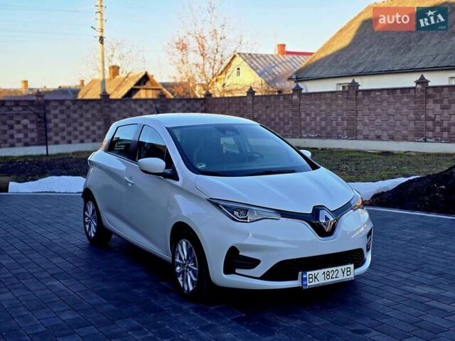 Білий Рено Зое, об'ємом двигуна 0 л та пробігом 16 тис. км за 12999 $, фото 3 на Automoto.ua
