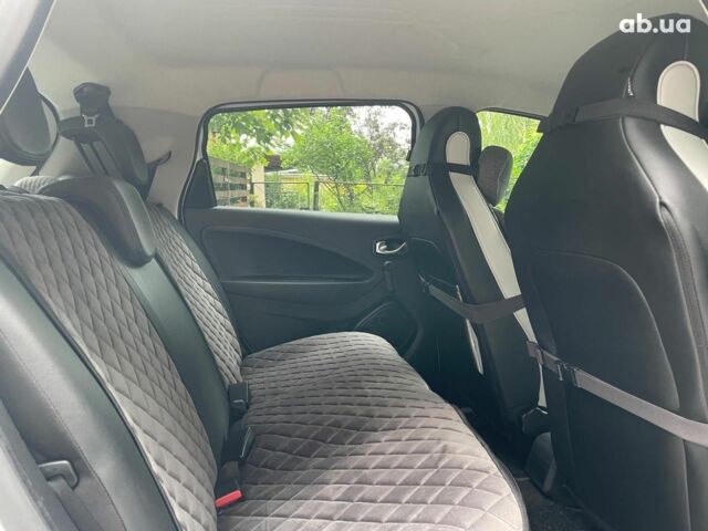 Белый Рено Зое, объемом двигателя 0 л и пробегом 34 тыс. км за 13990 $, фото 17 на Automoto.ua