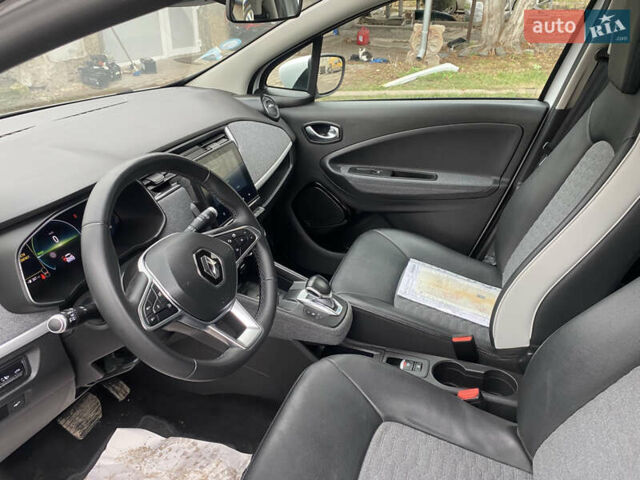 Белый Рено Зое, объемом двигателя 0 л и пробегом 57 тыс. км за 11900 $, фото 8 на Automoto.ua