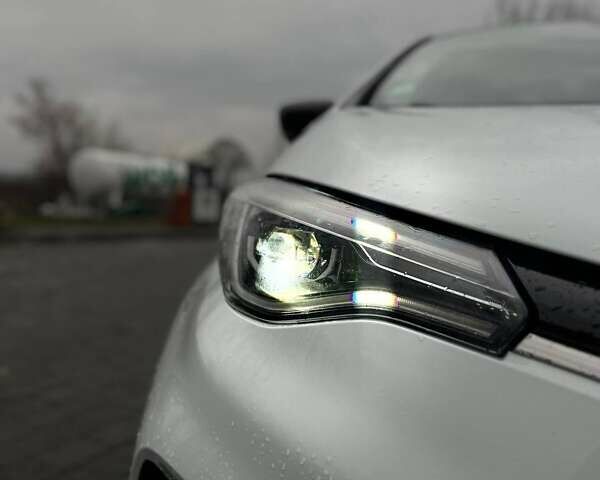 Белый Рено Зое, объемом двигателя 0 л и пробегом 123 тыс. км за 10999 $, фото 11 на Automoto.ua