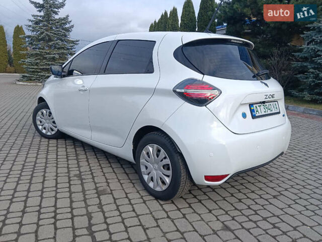 Белый Рено Зое, объемом двигателя 0 л и пробегом 39 тыс. км за 12000 $, фото 4 на Automoto.ua