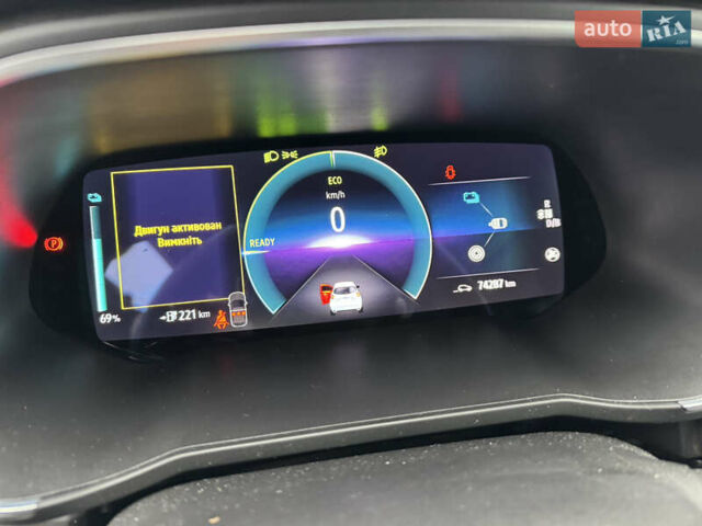 Белый Рено Зое, объемом двигателя 0 л и пробегом 74 тыс. км за 12300 $, фото 20 на Automoto.ua