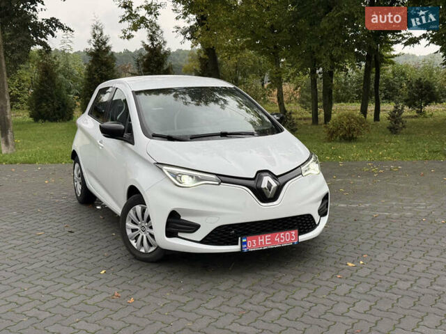Белый Рено Зое, объемом двигателя 0 л и пробегом 80 тыс. км за 12450 $, фото 1 на Automoto.ua