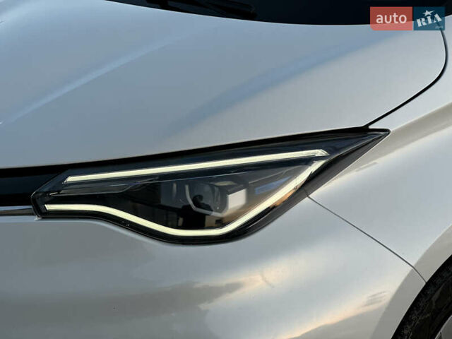 Белый Рено Зое, объемом двигателя 0 л и пробегом 110 тыс. км за 11400 $, фото 17 на Automoto.ua