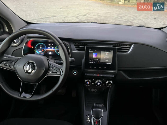 Білий Рено Зое, об'ємом двигуна 0 л та пробігом 70 тис. км за 11600 $, фото 13 на Automoto.ua