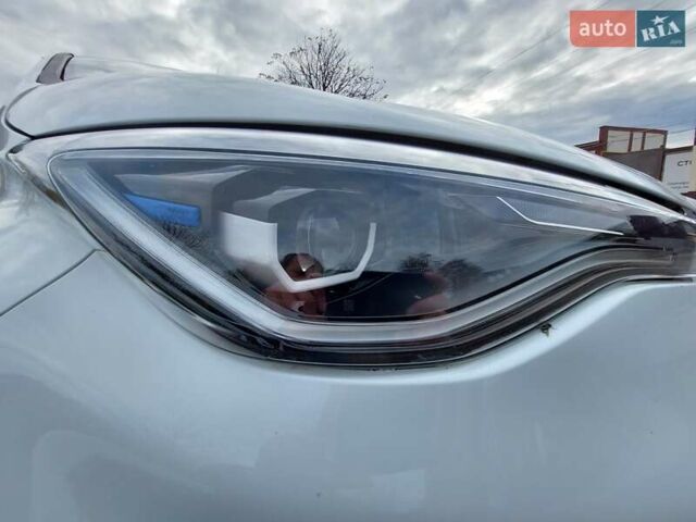 Белый Рено Зое, объемом двигателя 0 л и пробегом 73 тыс. км за 11100 $, фото 17 на Automoto.ua