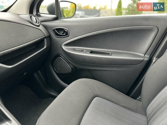 Рено Зое 2021 в Мукачеве на Automoto.ua Белый Рено Зое, объемом двигателя 0 л и пробегом 81 тыс. км за 11999 $, фото 34 на Automoto.ua