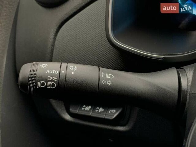 Білий Рено Зое, об'ємом двигуна 0 л та пробігом 124 тис. км за 11955 $, фото 41 на Automoto.ua