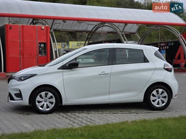 Белый Рено Зое, объемом двигателя 0 л и пробегом 150 тыс. км за 11800 $, фото 9 на Automoto.ua