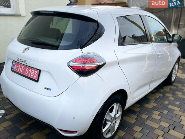 Белый Рено Зое, объемом двигателя 0 л и пробегом 126 тыс. км за 11950 $, фото 3 на Automoto.ua