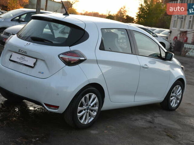 Белый Рено Зое, объемом двигателя 0 л и пробегом 50 тыс. км за 13999 $, фото 6 на Automoto.ua