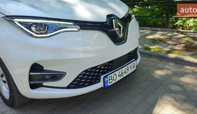 Белый Рено Зое, объемом двигателя 0 л и пробегом 18 тыс. км за 13999 $, фото 17 на Automoto.ua