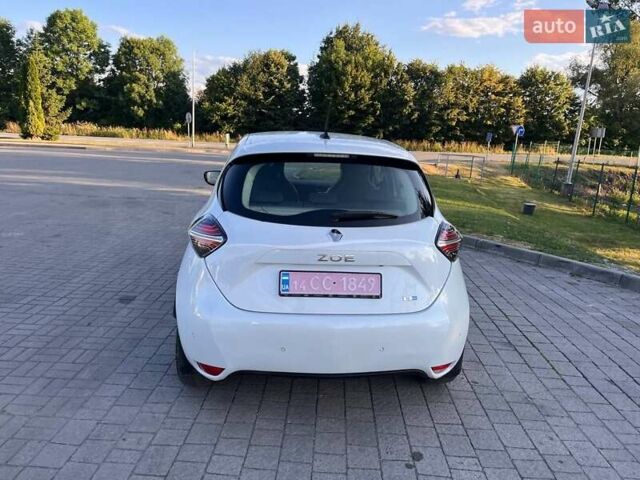Белый Рено Зое, объемом двигателя 0 л и пробегом 122 тыс. км за 11850 $, фото 17 на Automoto.ua