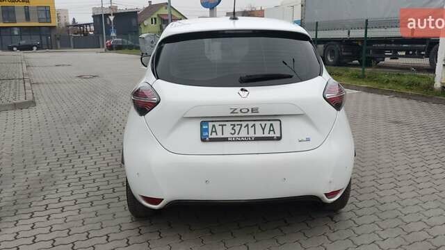 Белый Рено Зое, объемом двигателя 0 л и пробегом 76 тыс. км за 11000 $, фото 5 на Automoto.ua