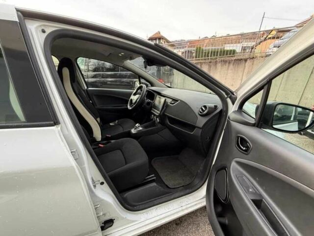 Білий Рено Зое, об'ємом двигуна 0 л та пробігом 157 тис. км за 9990 $, фото 10 на Automoto.ua