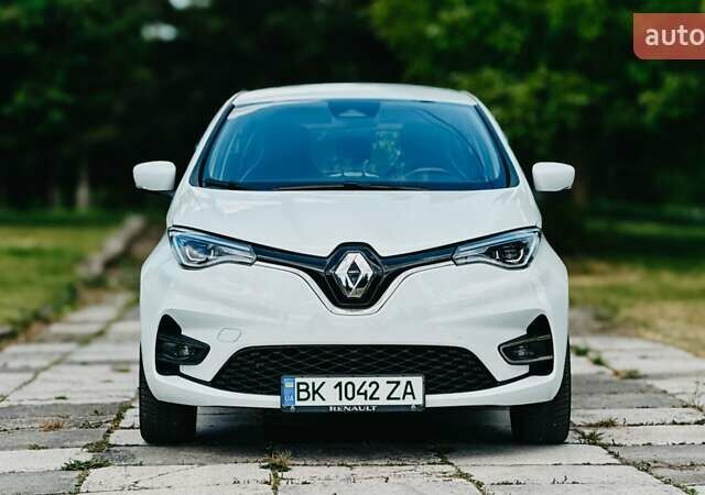 Белый Рено Зое, объемом двигателя 0 л и пробегом 36 тыс. км за 14200 $, фото 1 на Automoto.ua